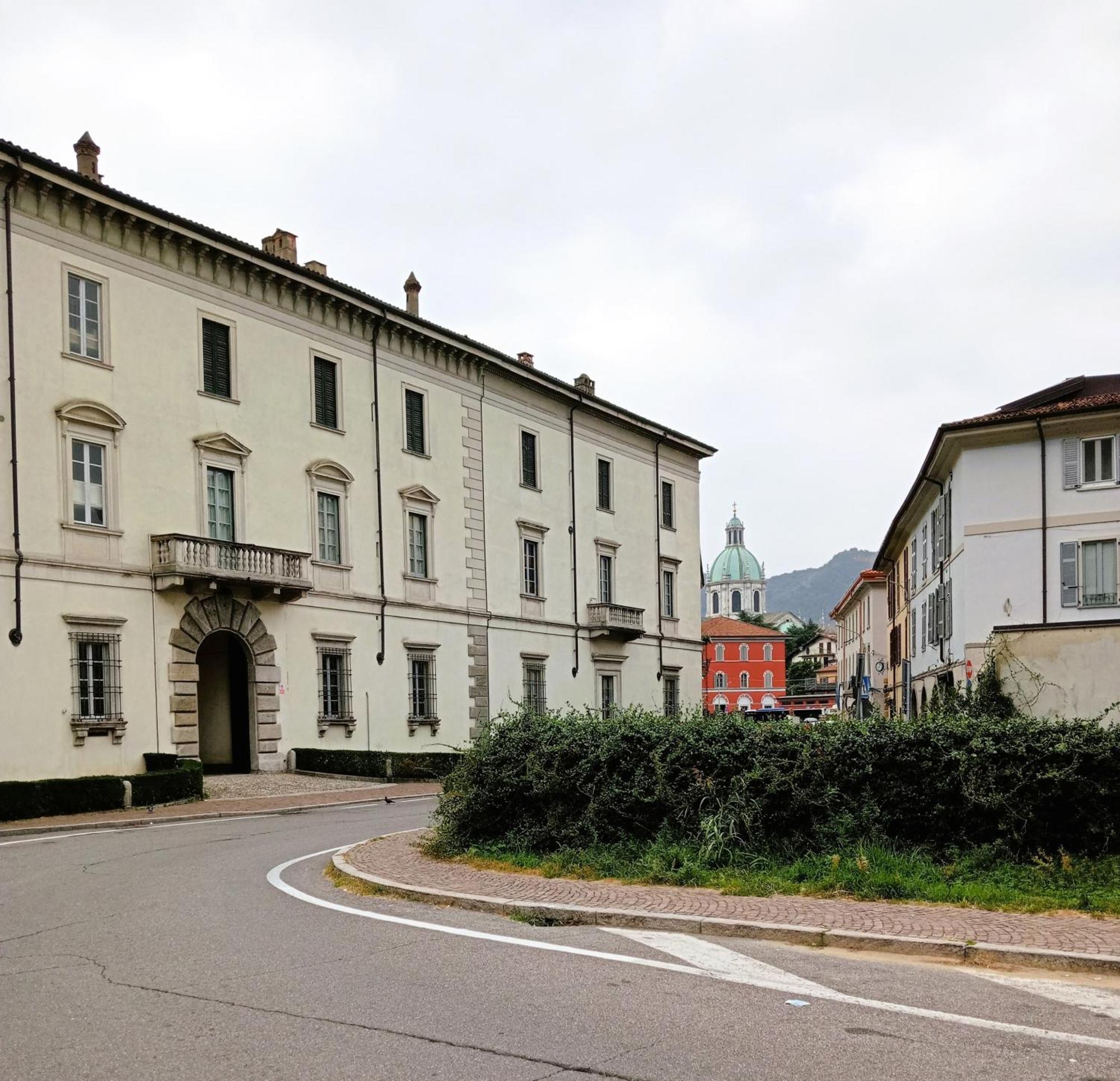Elegant Beige Apartment - 5 Minutes From The Lake Côme Esterno foto